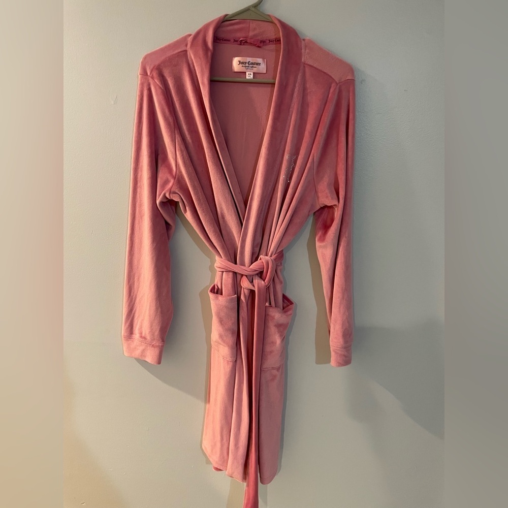 Juicy Couture Pink Velour Mini Robe with tie and pockets. Size S/M